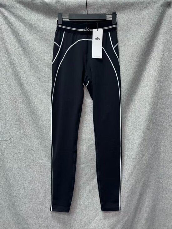 Alo Yoga Pants - 🔥Alo Yoga High-Waisted Heart-Shaped Leggings in Black and White Color Block🤍